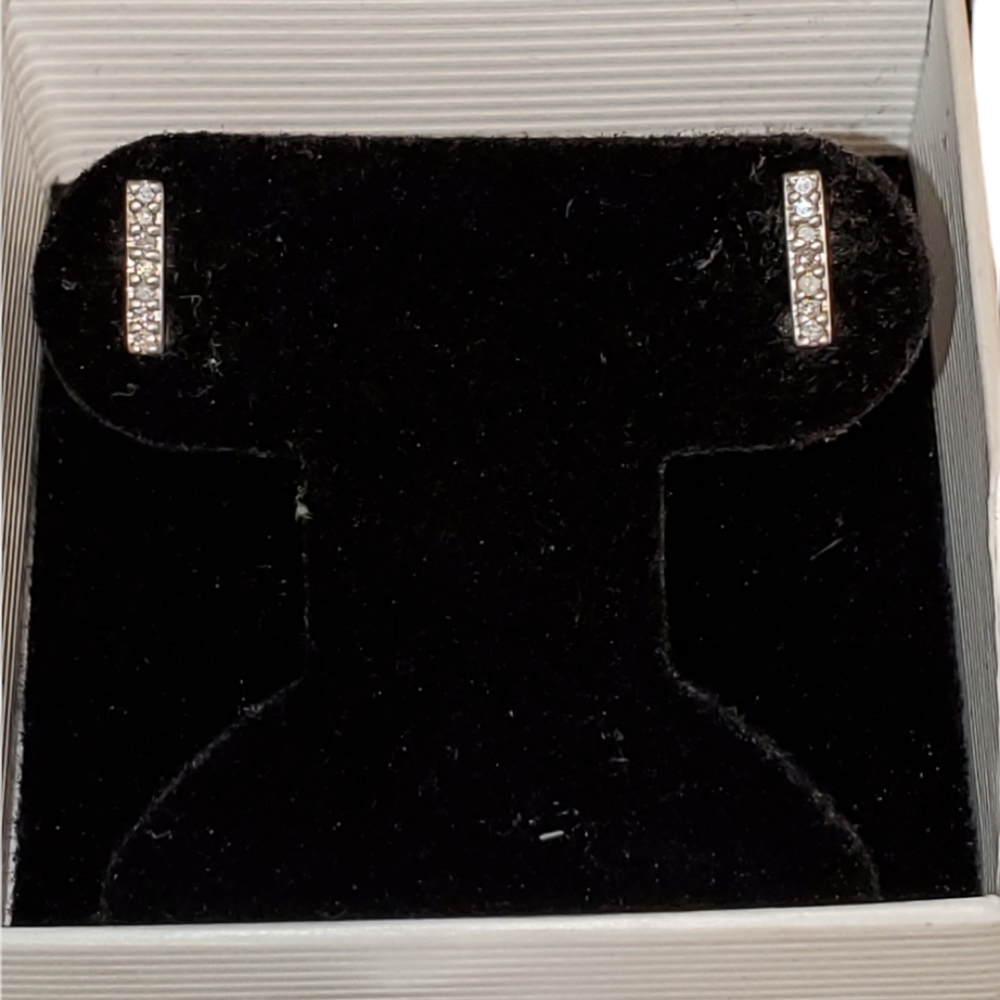 Diamond bar earrings